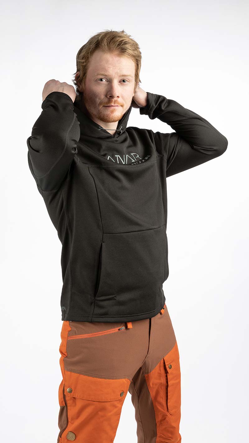 AO3007M_Muorra_outdoor hoodie_musta